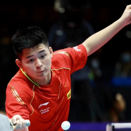 察球员在高 察球员在高